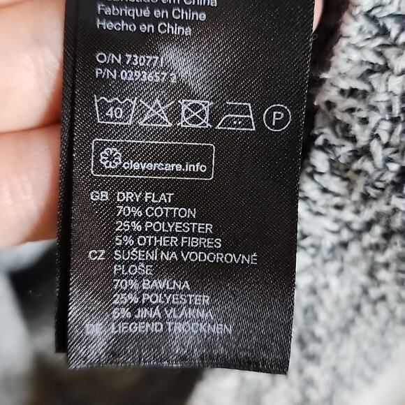 H&M Conscious V-Neck Sweater, Gray Marled, Small - Picture 5 of 6